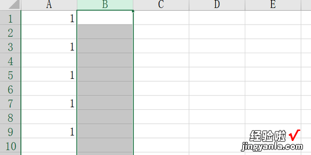 excel 如何为每行下面添加一个空白行