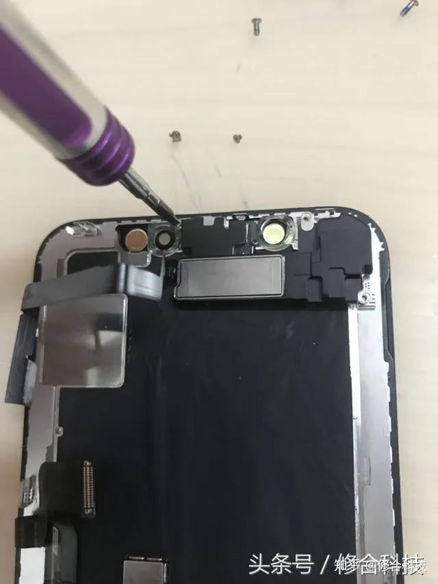 苹果手机iphone X详细拆机分解教程！精细作业！