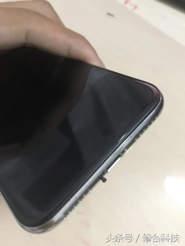 苹果手机iphone X详细拆机分解教程！精细作业！