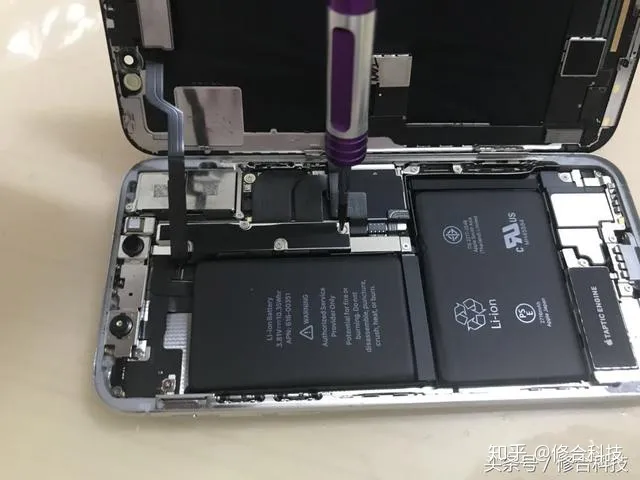 苹果手机iphone X详细拆机分解教程！精细作业！