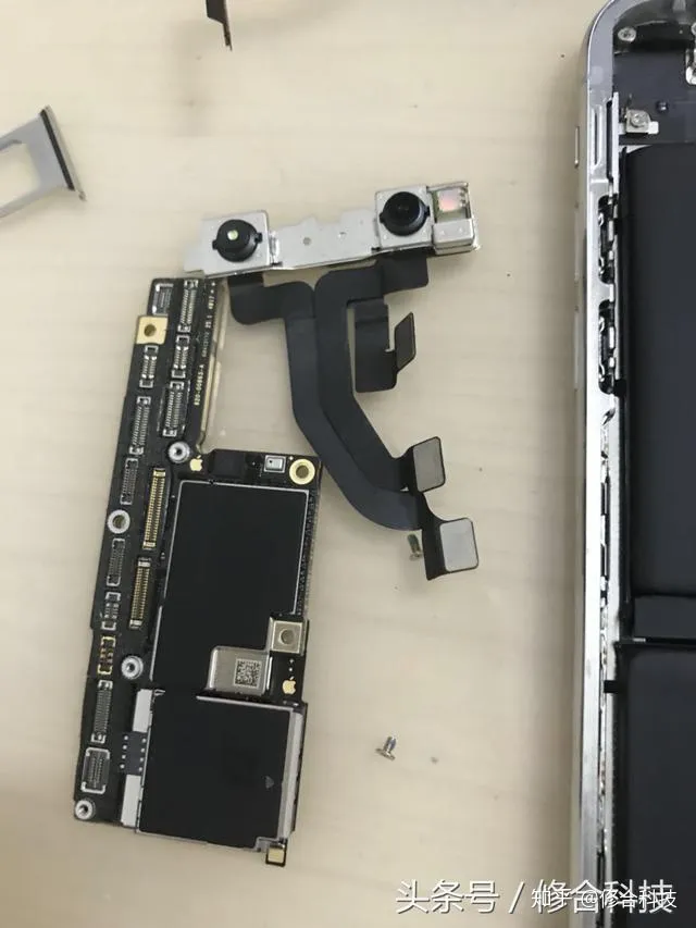 苹果手机iphone X详细拆机分解教程！精细作业！