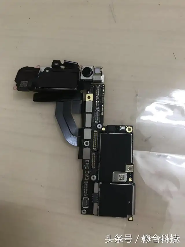 苹果手机iphone X详细拆机分解教程！精细作业！