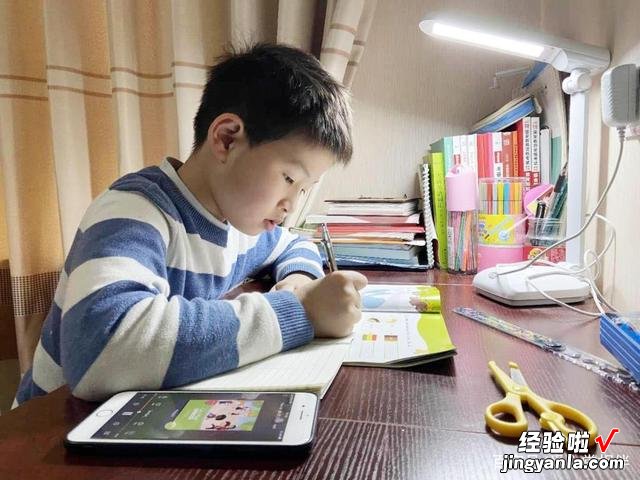 孩子学习中等怎么办？家长明白三个妙招，帮助孩子成绩进步快