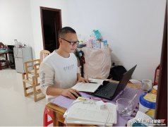 再次开启直播教学之旅，人民教师化身“娱乐”主播