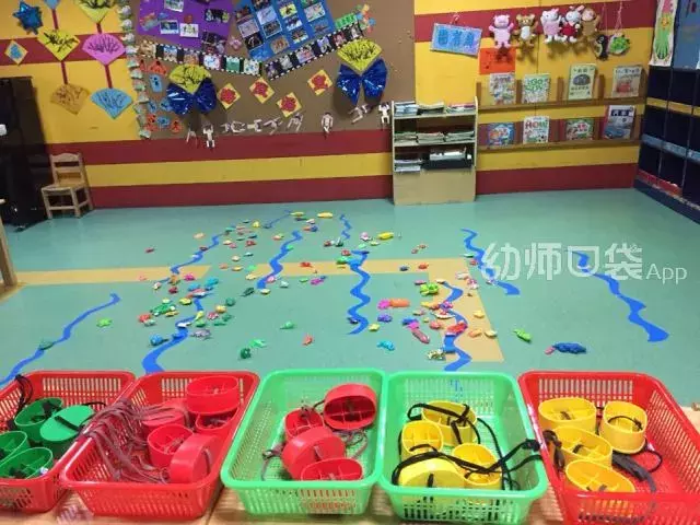 幼儿园元旦活动攻略，游戏、策划、展板、主持稿一站式搞定！